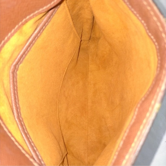 Short Louis Vuitton Musette - Picture 6 of 9